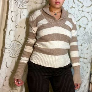 White and tan American Eagle outfitters Sweater!